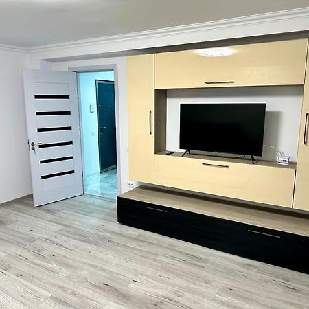 Elite Apartment Buzău Exterior foto